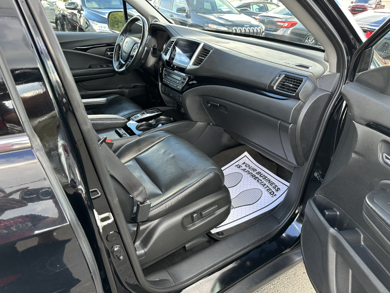 2017 Honda Pilot Touring photo 12