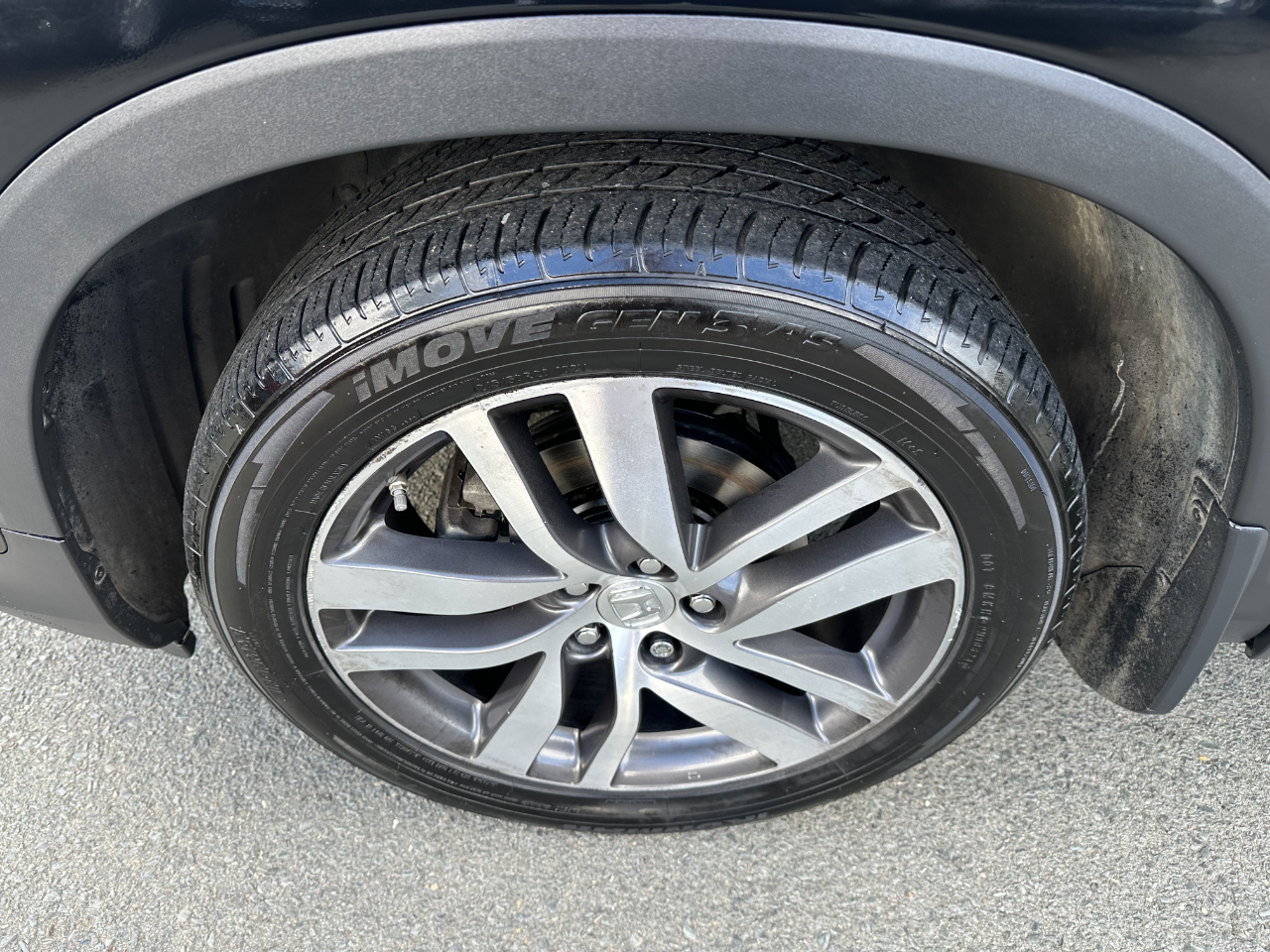 2017 Honda Pilot Touring photo 18