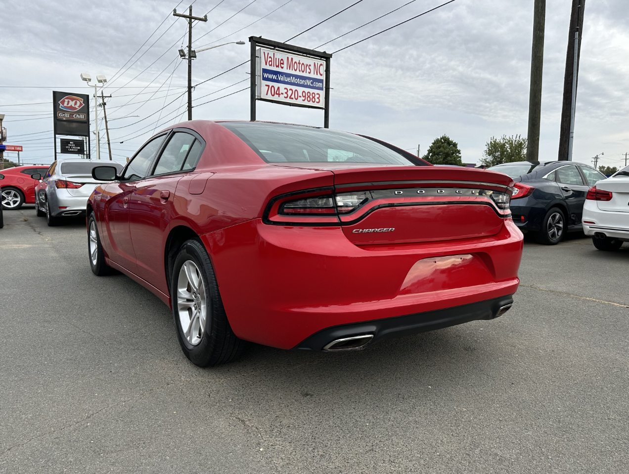 2016 Dodge Charger SE photo 3