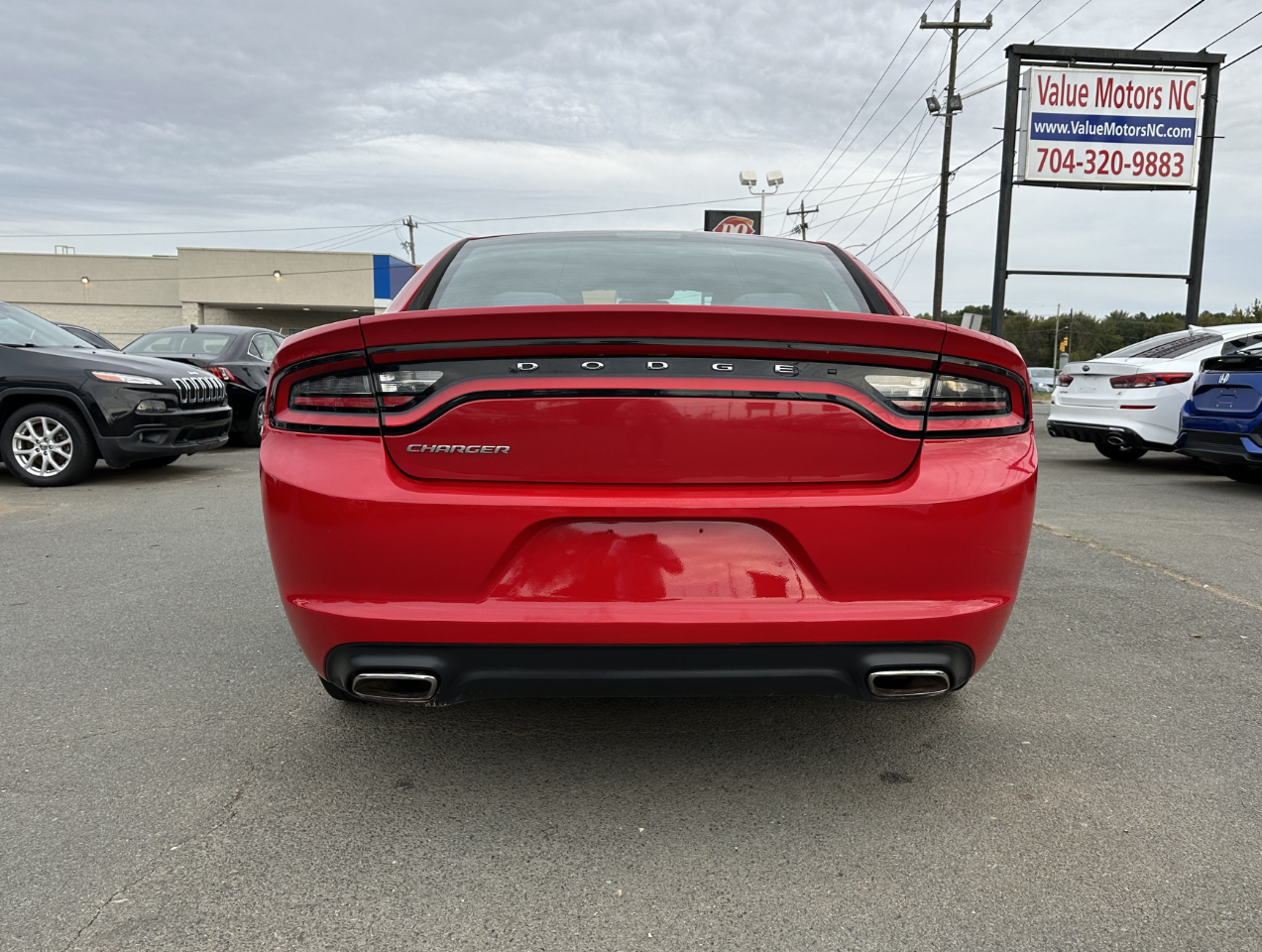 2016 Dodge Charger SE photo 4