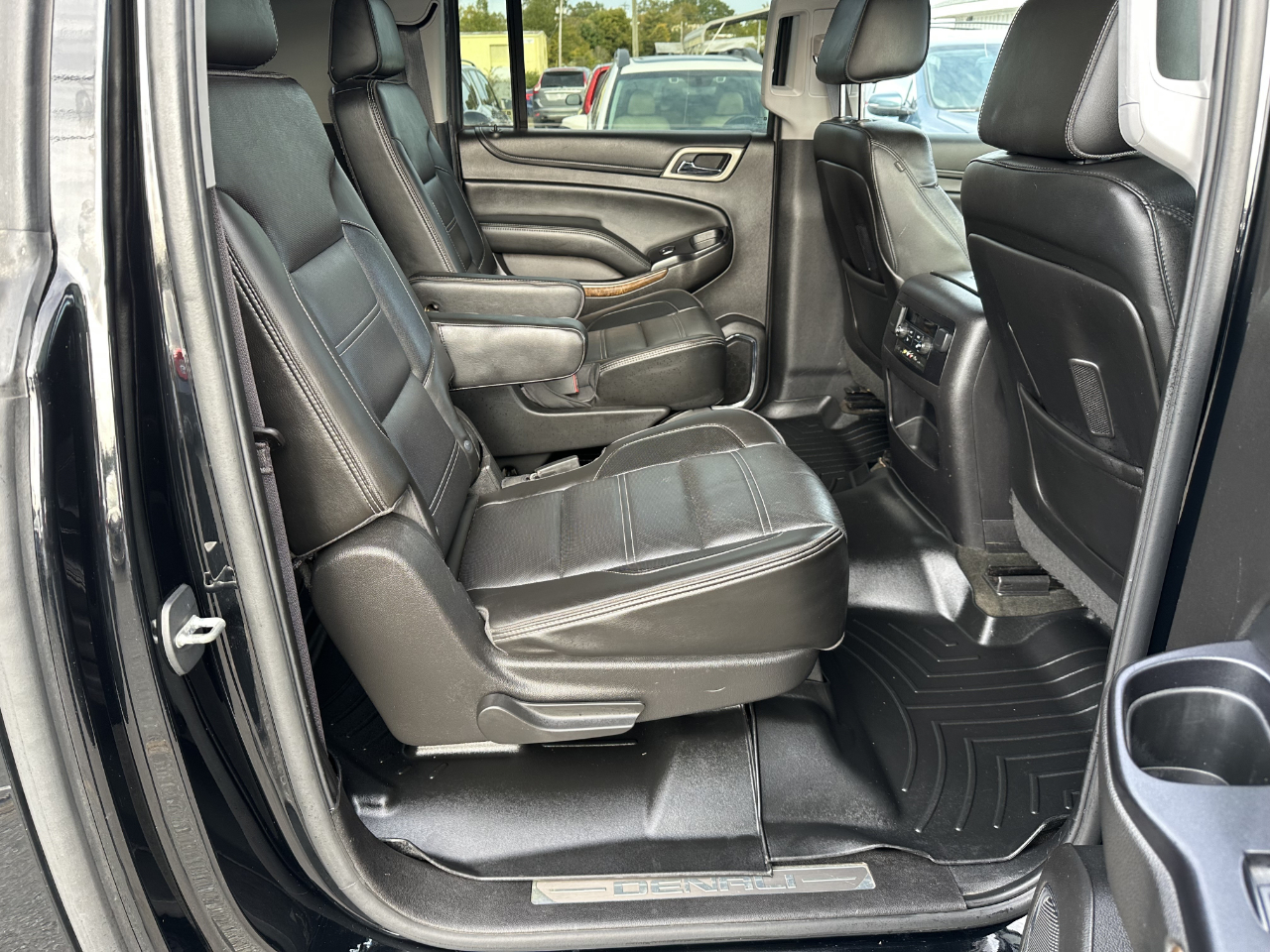 GMC Yukon XL Denali 2WD 2016 GMC Yukon XL Denali 2WD 2016