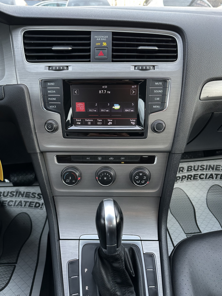 Volkswagen Golf TSI S 6A 2015