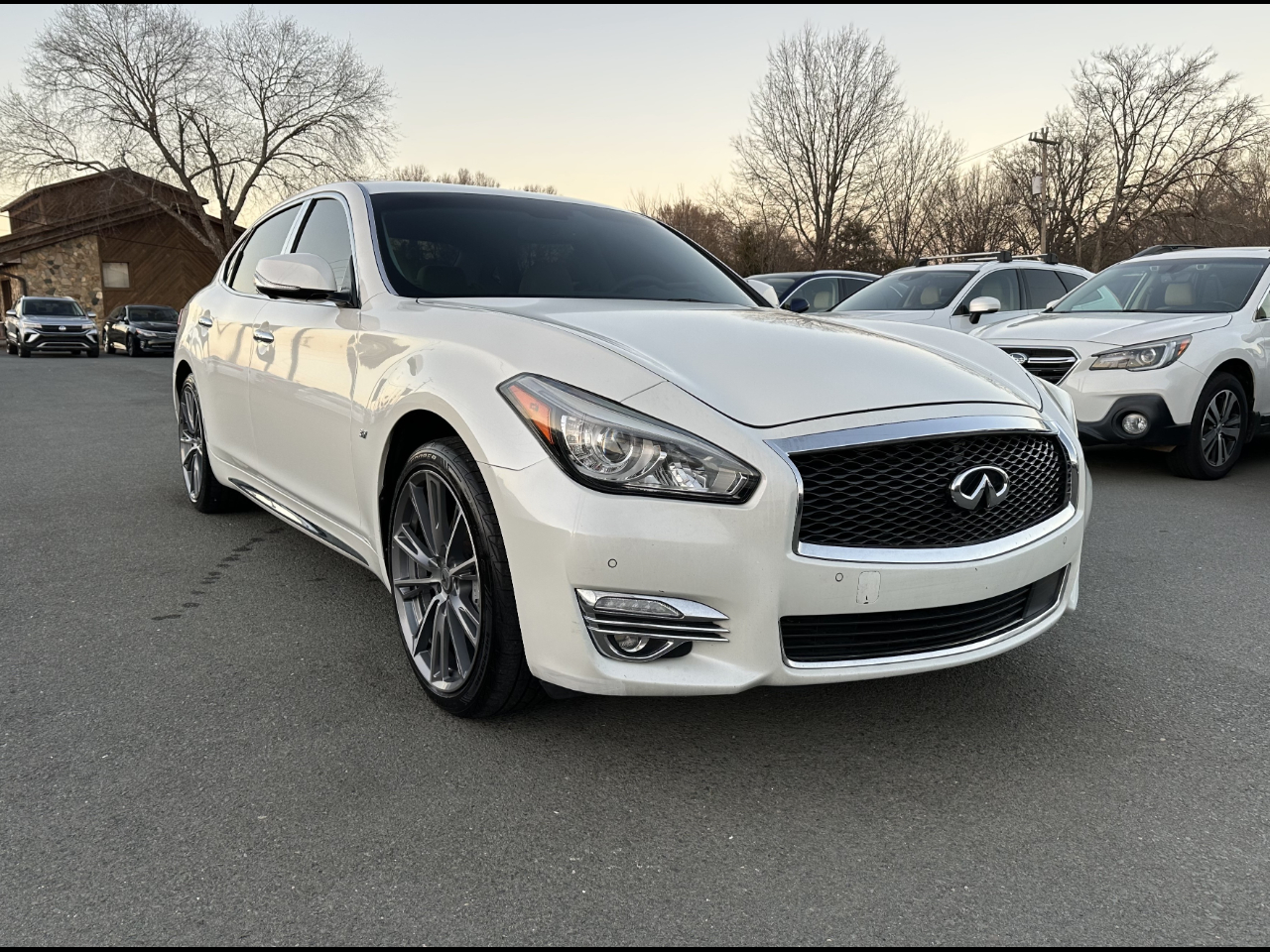 Infiniti Q70 L 3.7 2016