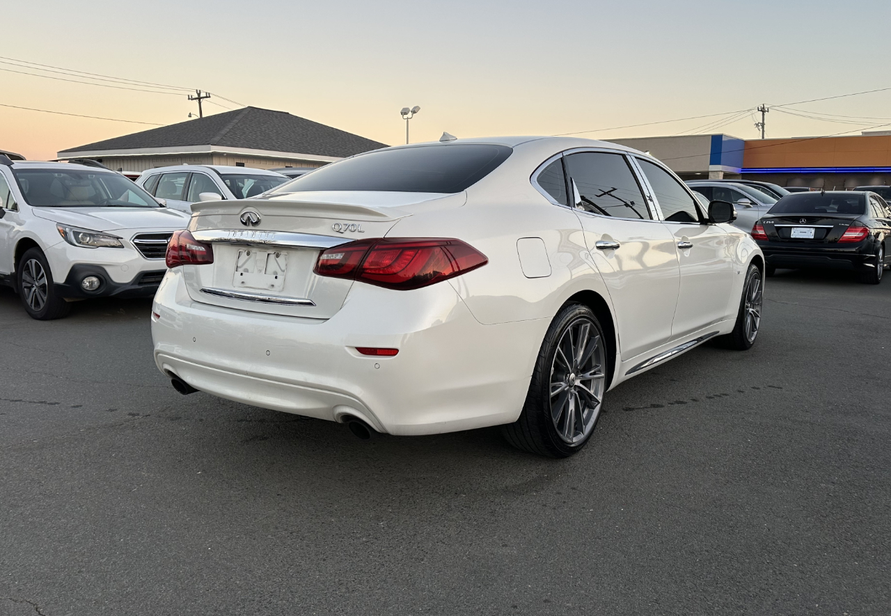 Infiniti Q70 L 3.7 2016