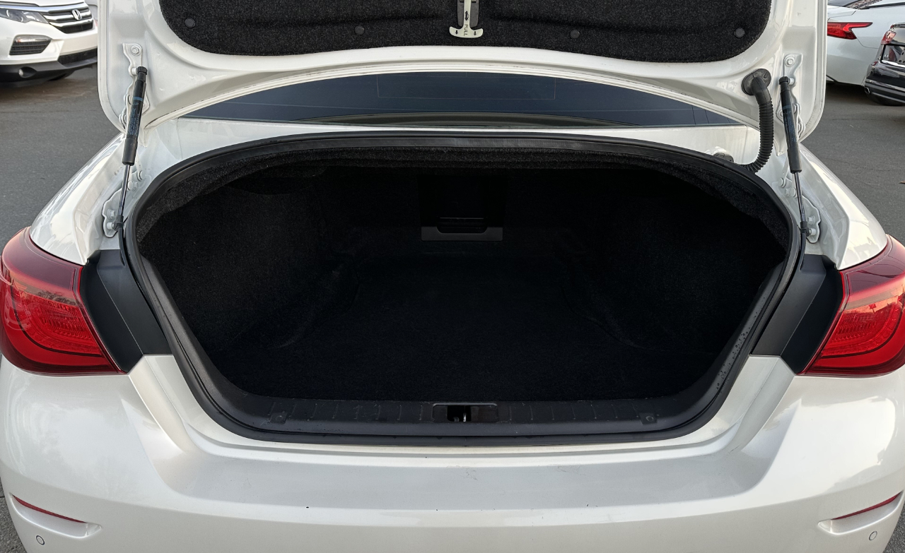 Infiniti Q70 L 3.7 2016