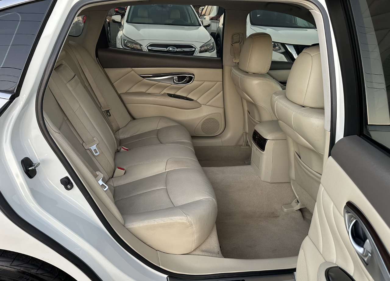 Infiniti Q70 L 3.7 2016