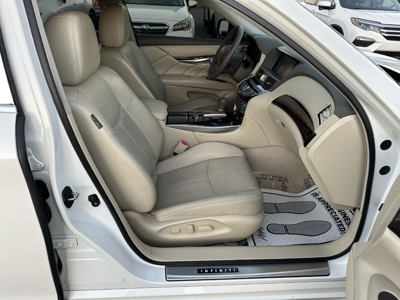 Infiniti Q70 L 3.7 2016