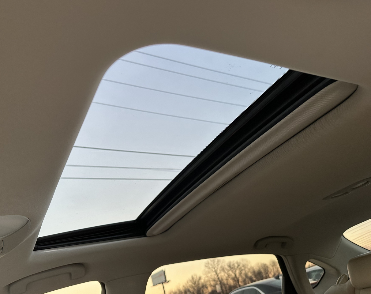 Infiniti Q70 L 3.7 2016