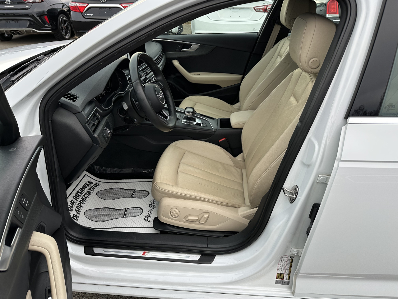 Audi A4 2.0T Premium Plus quattro Sedan 2017