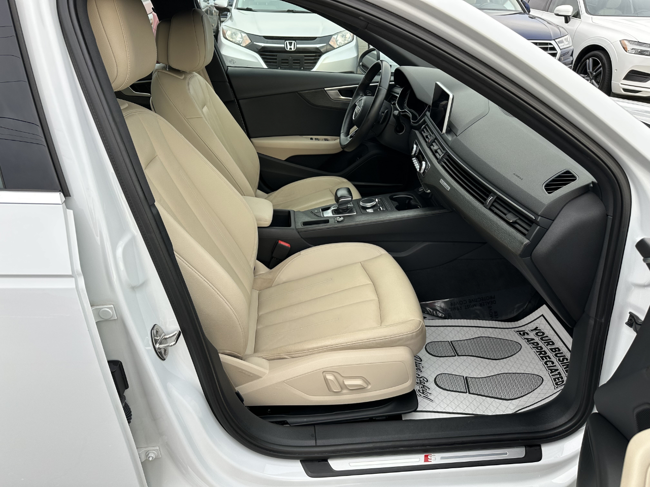 Audi A4 2.0T Premium Plus quattro Sedan 2017