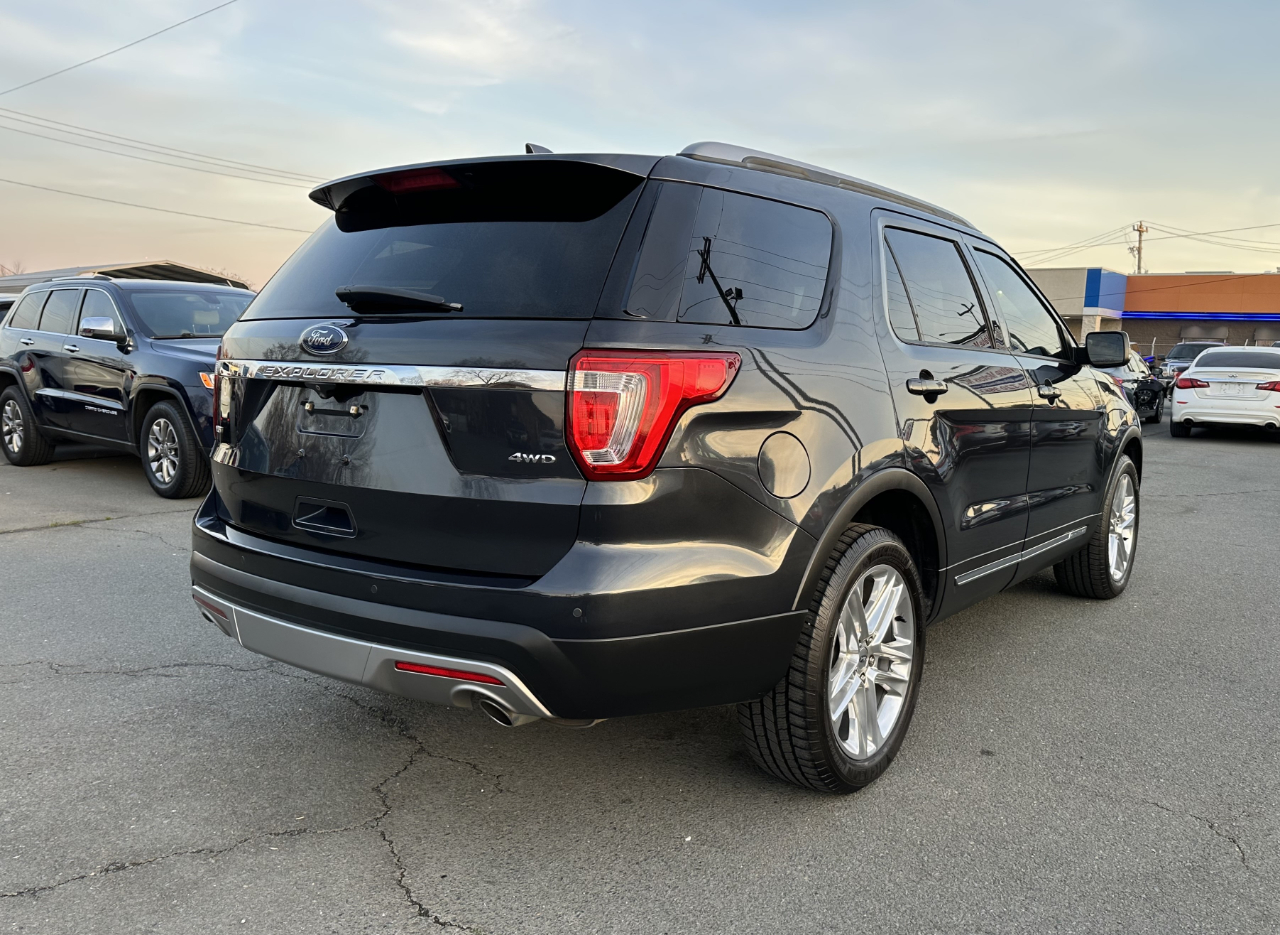 Ford Explorer XLT 4WD 2017
