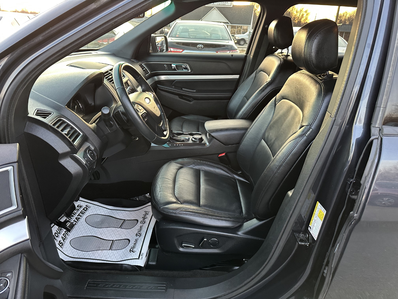 Ford Explorer XLT 4WD 2017