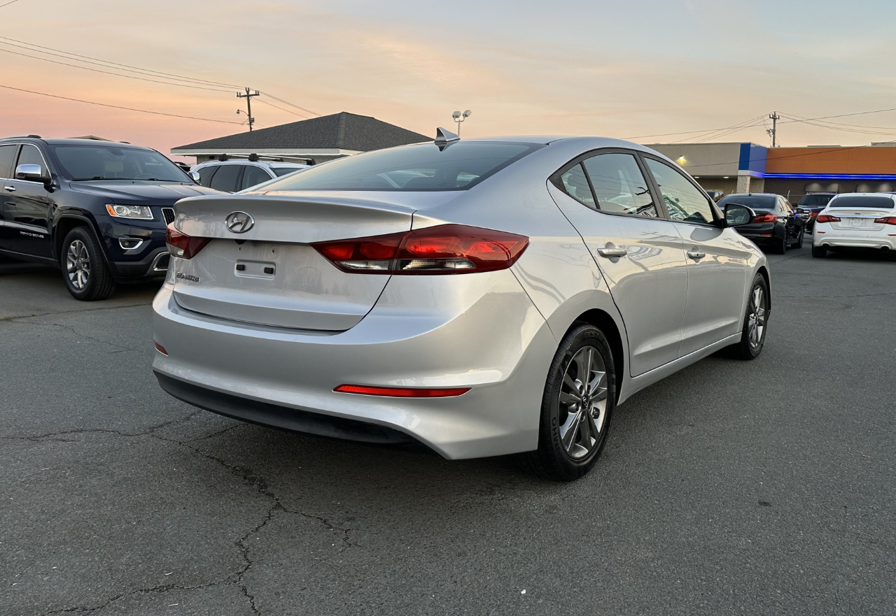 Hyundai Elantra  2017