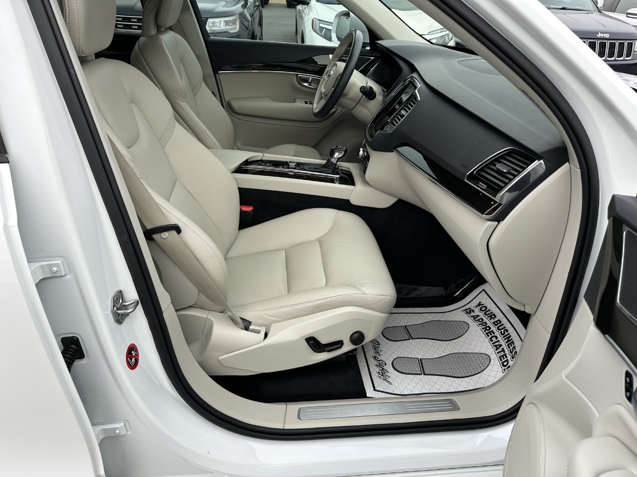 Volvo XC90 T6 Momentum AWD 2018