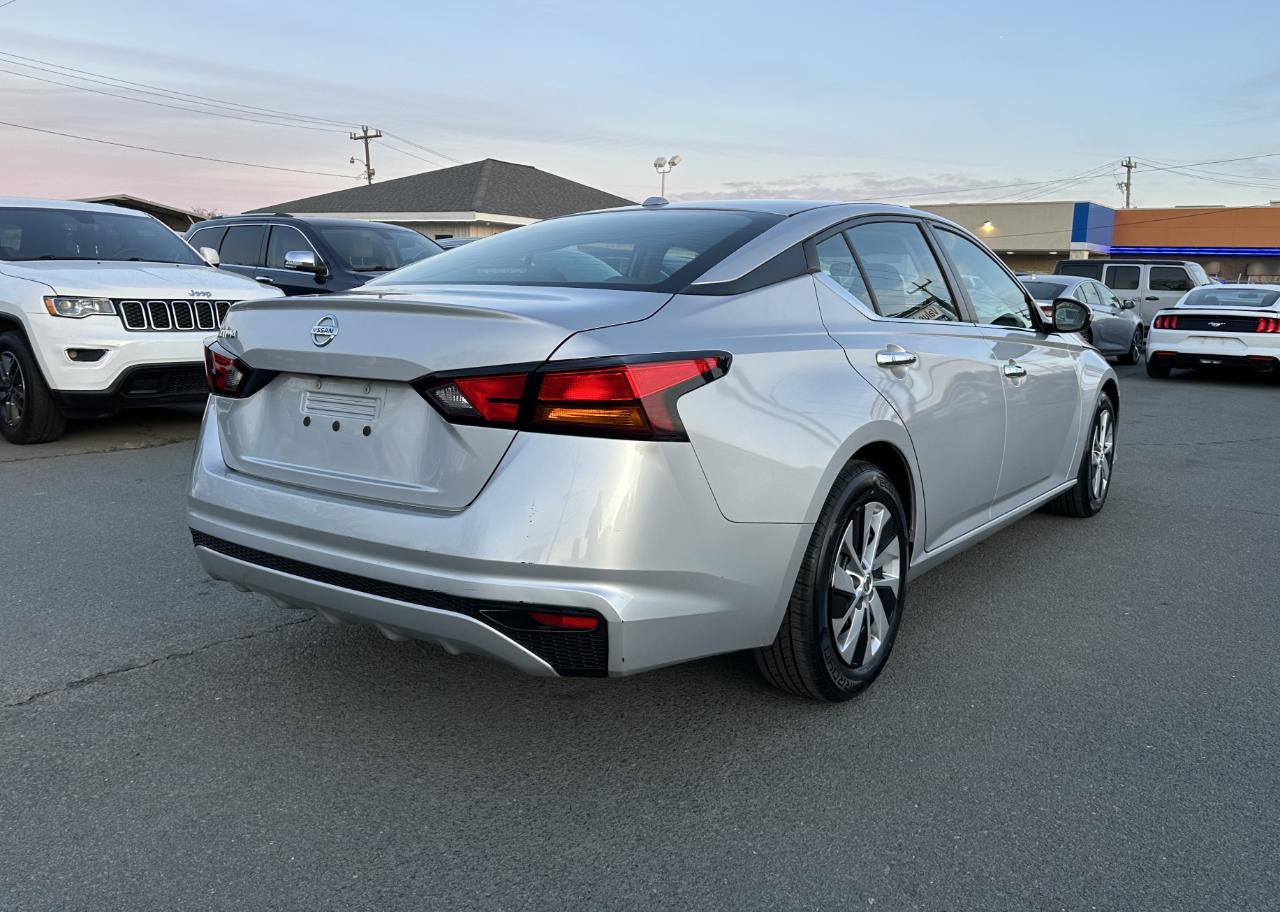 Nissan Altima 2.5 SV 2020