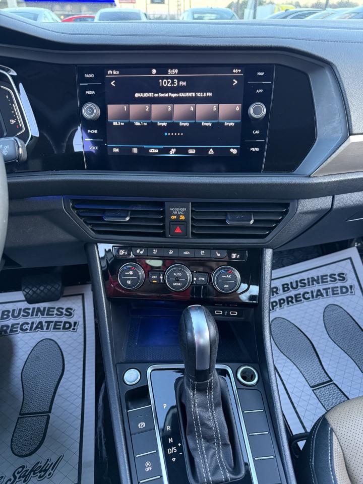 Volkswagen Jetta 1.4T SEL Premium 8A 2021