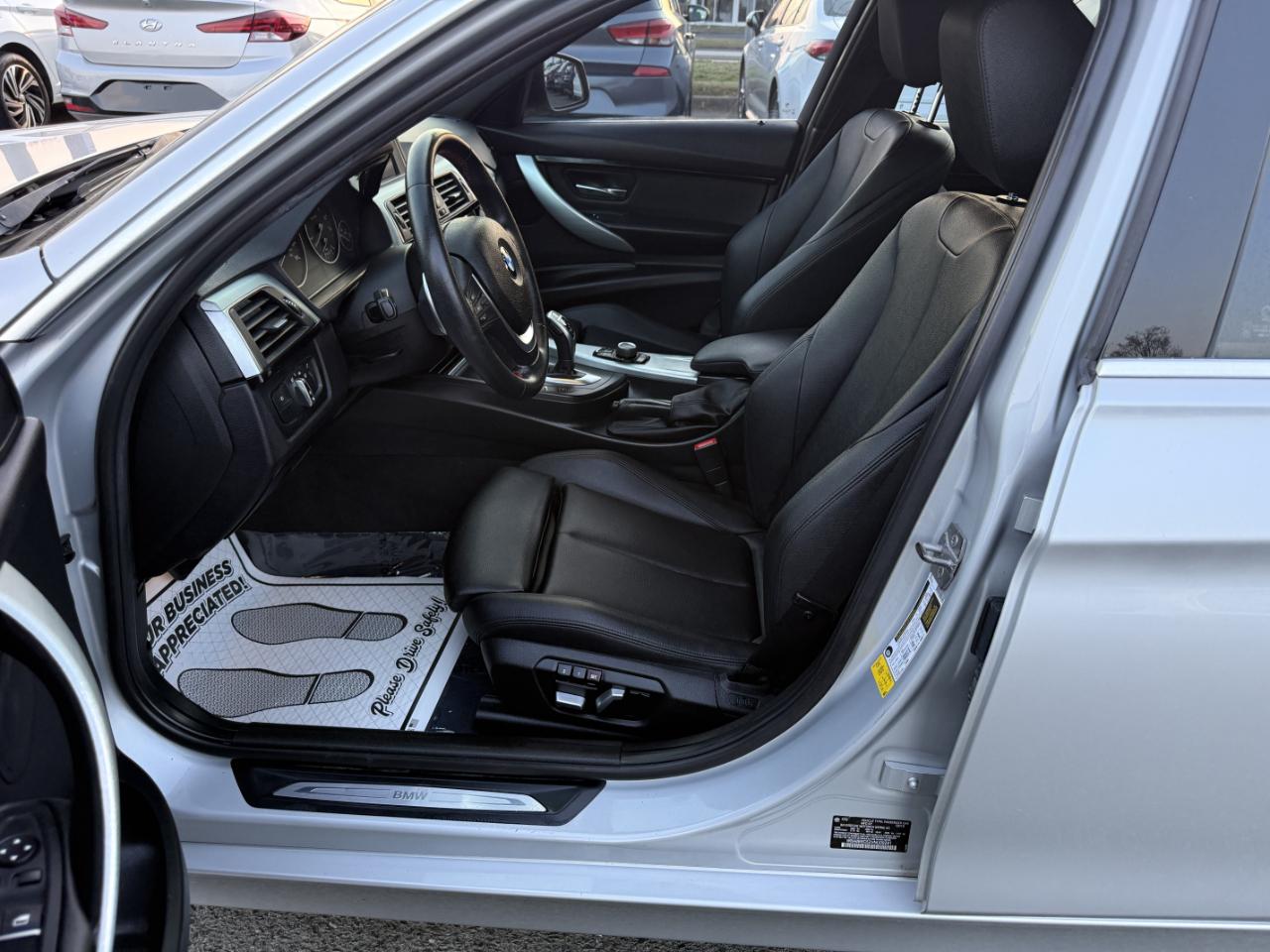 BMW 3-Series 330i SULEV Sedan 2017