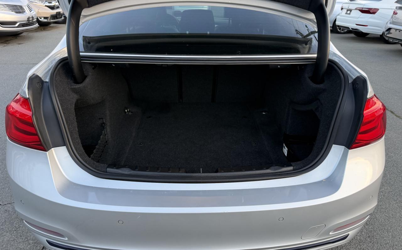 BMW 3-Series 330i SULEV Sedan 2017