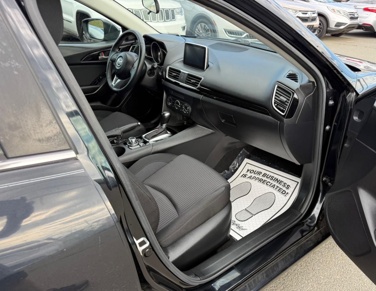 Mazda MAZDA3 i Touring AT 4-Door 2015