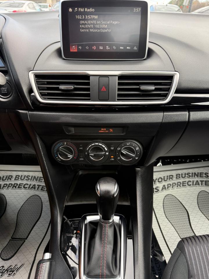 Mazda MAZDA3 i Touring AT 4-Door 2015