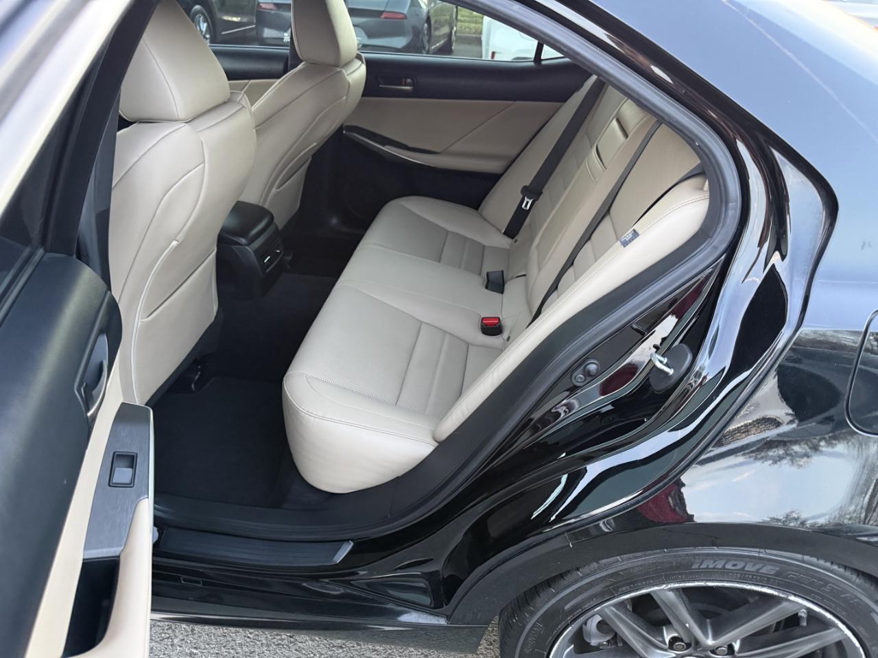 Lexus IS F SPORT 300 RWD 2020