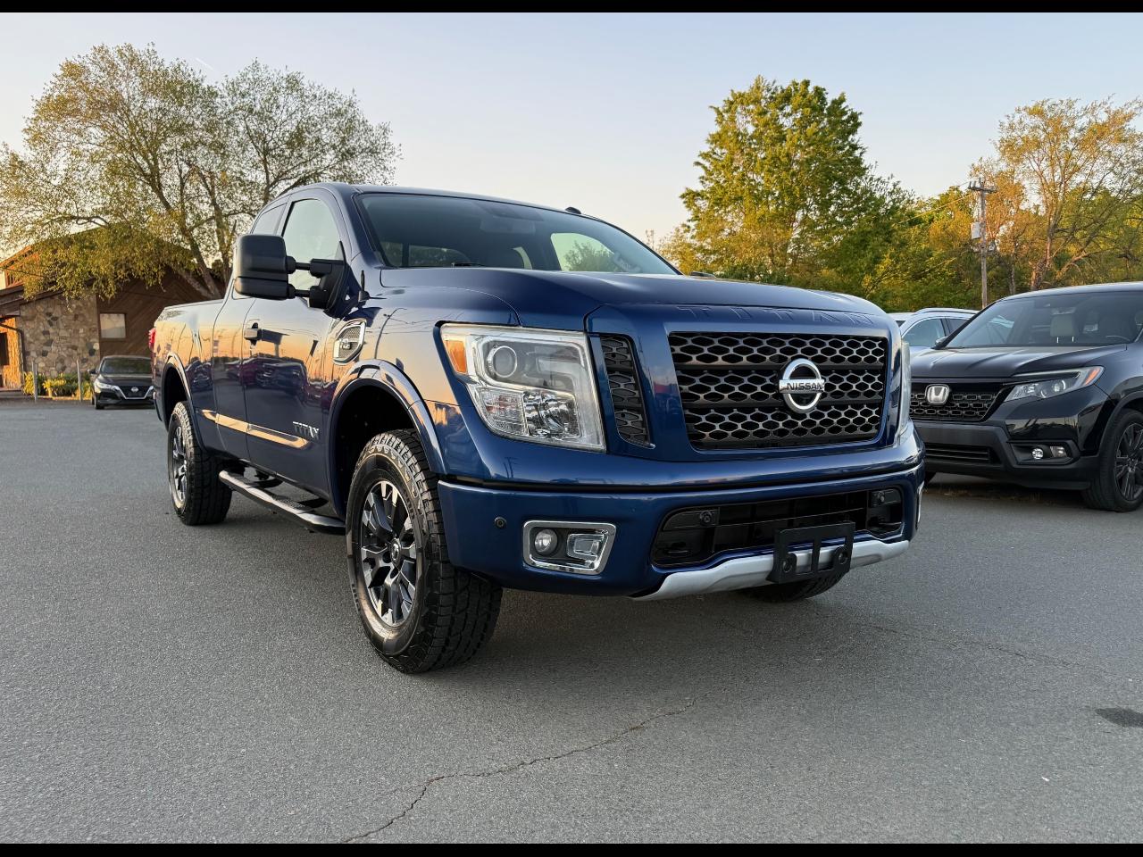 Nissan Titan  2017