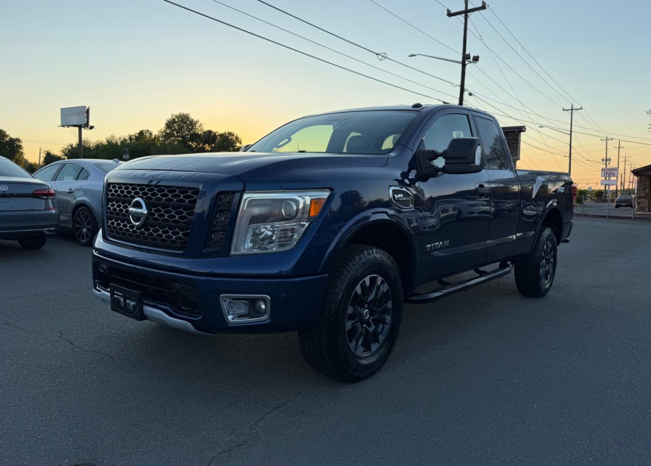 Nissan Titan  2017