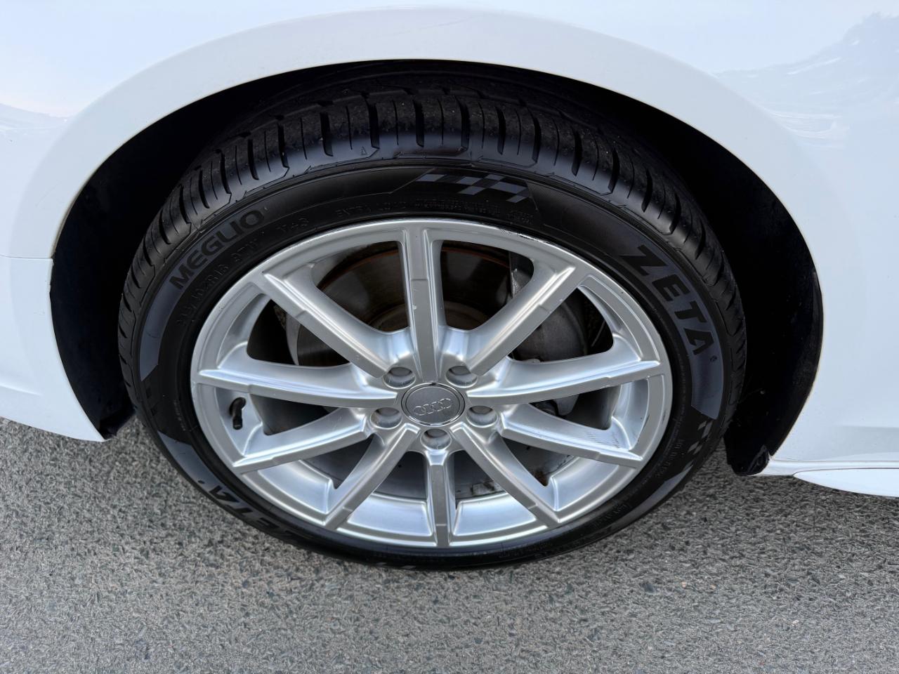 Audi A4 2.0T Premium Plus quattro Sedan AWD 8A 2016