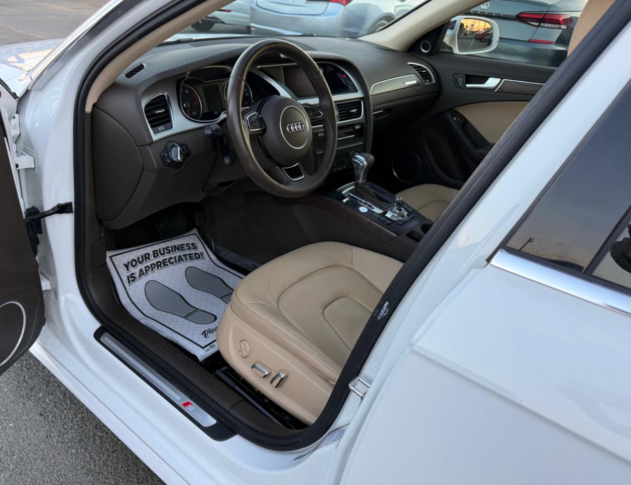 Audi A4 2.0T Premium Plus quattro Sedan AWD 8A 2016