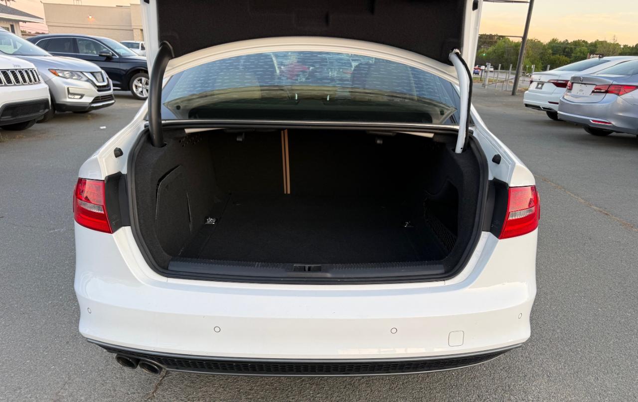 Audi A4 2.0T Premium Plus quattro Sedan AWD 8A 2016