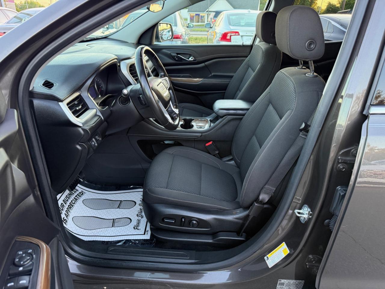 GMC Acadia SLE-1 FWD 2020