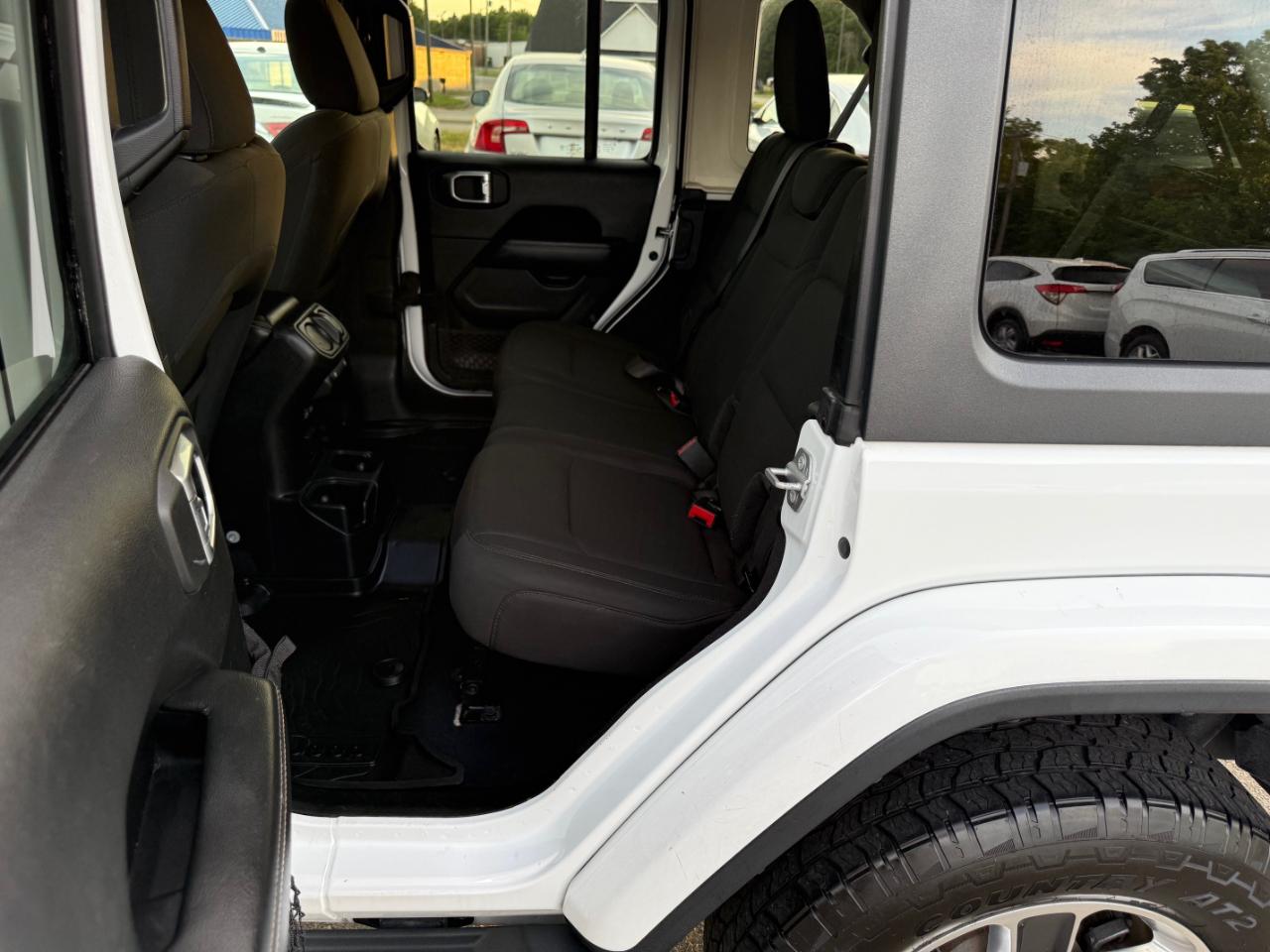 Jeep Wrangler Unlimited Sahara 2021