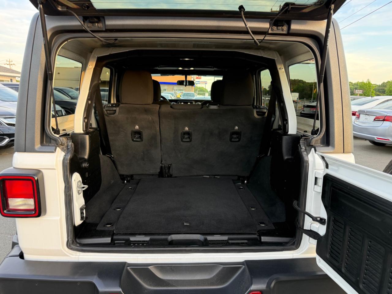 Jeep Wrangler Unlimited Sahara 2021