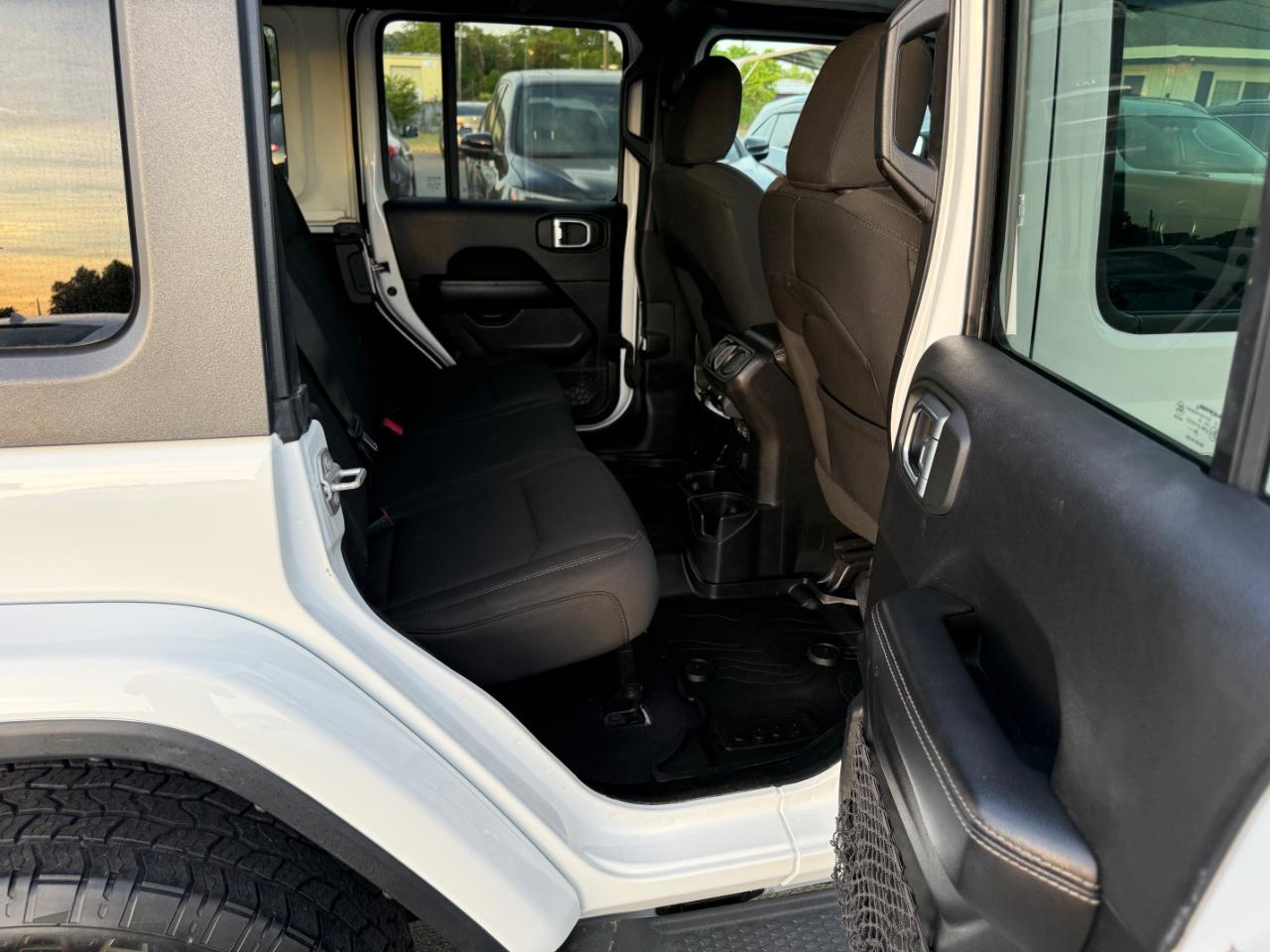 Jeep Wrangler Unlimited Sahara 2021