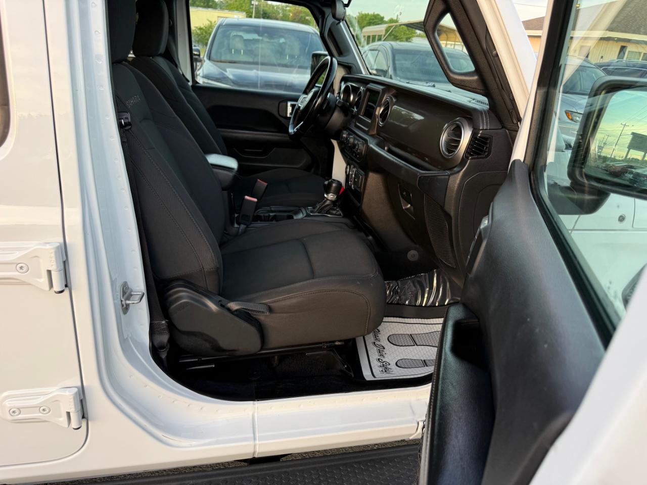 Jeep Wrangler Unlimited Sahara 2021