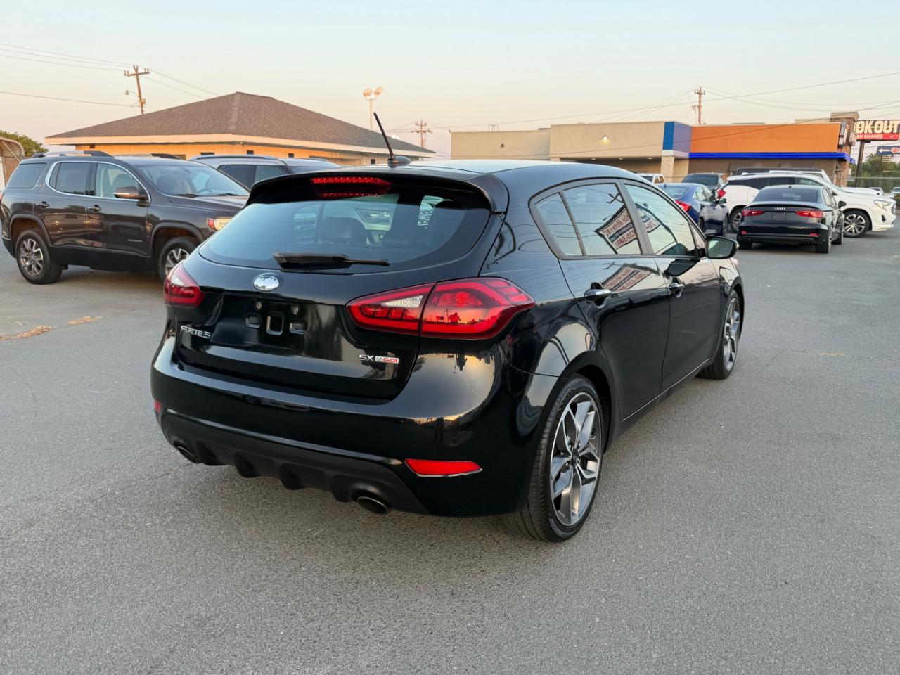 Kia Forte 5-Door SX 2015