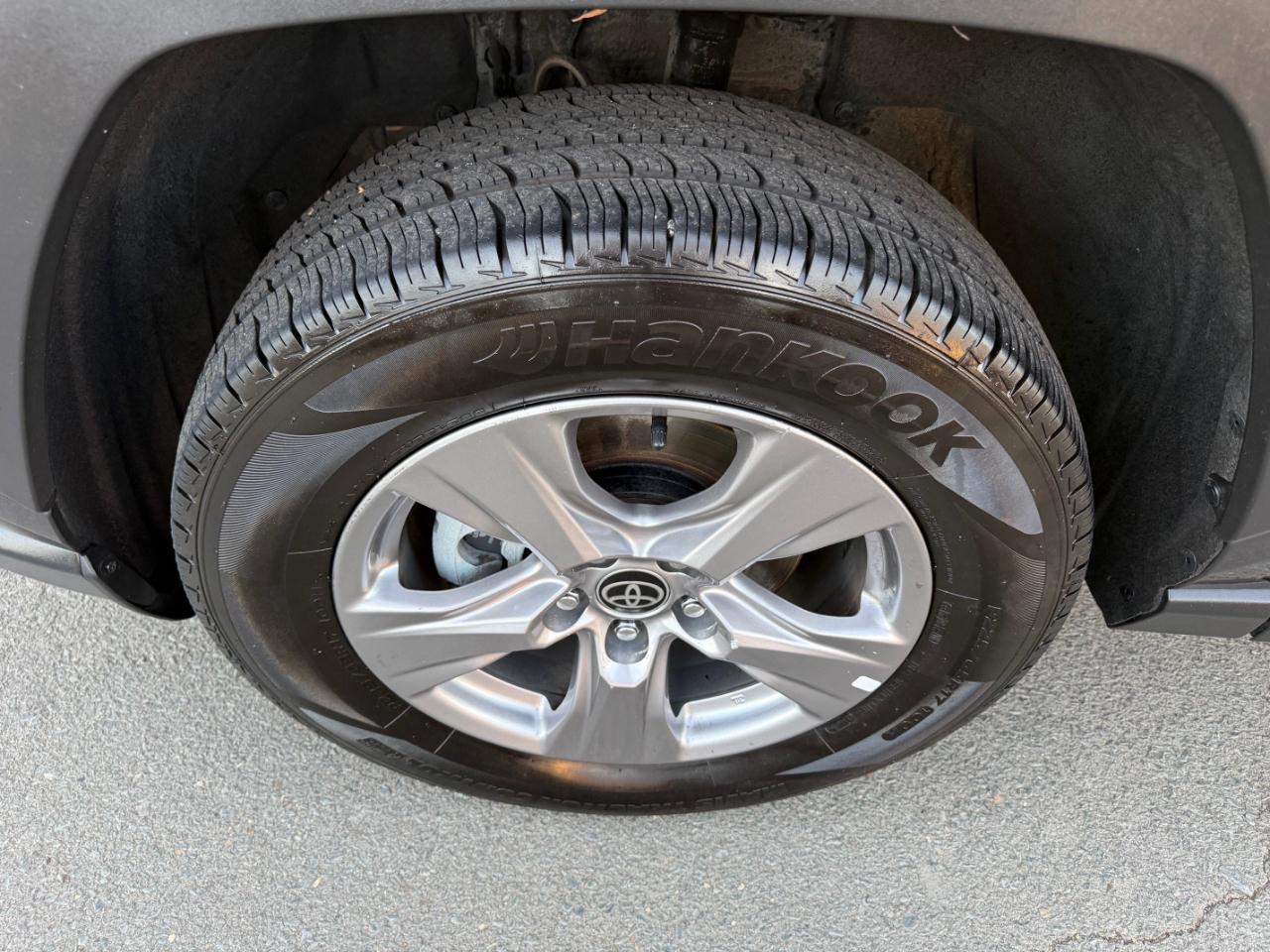 Toyota RAV4 XLE 2023