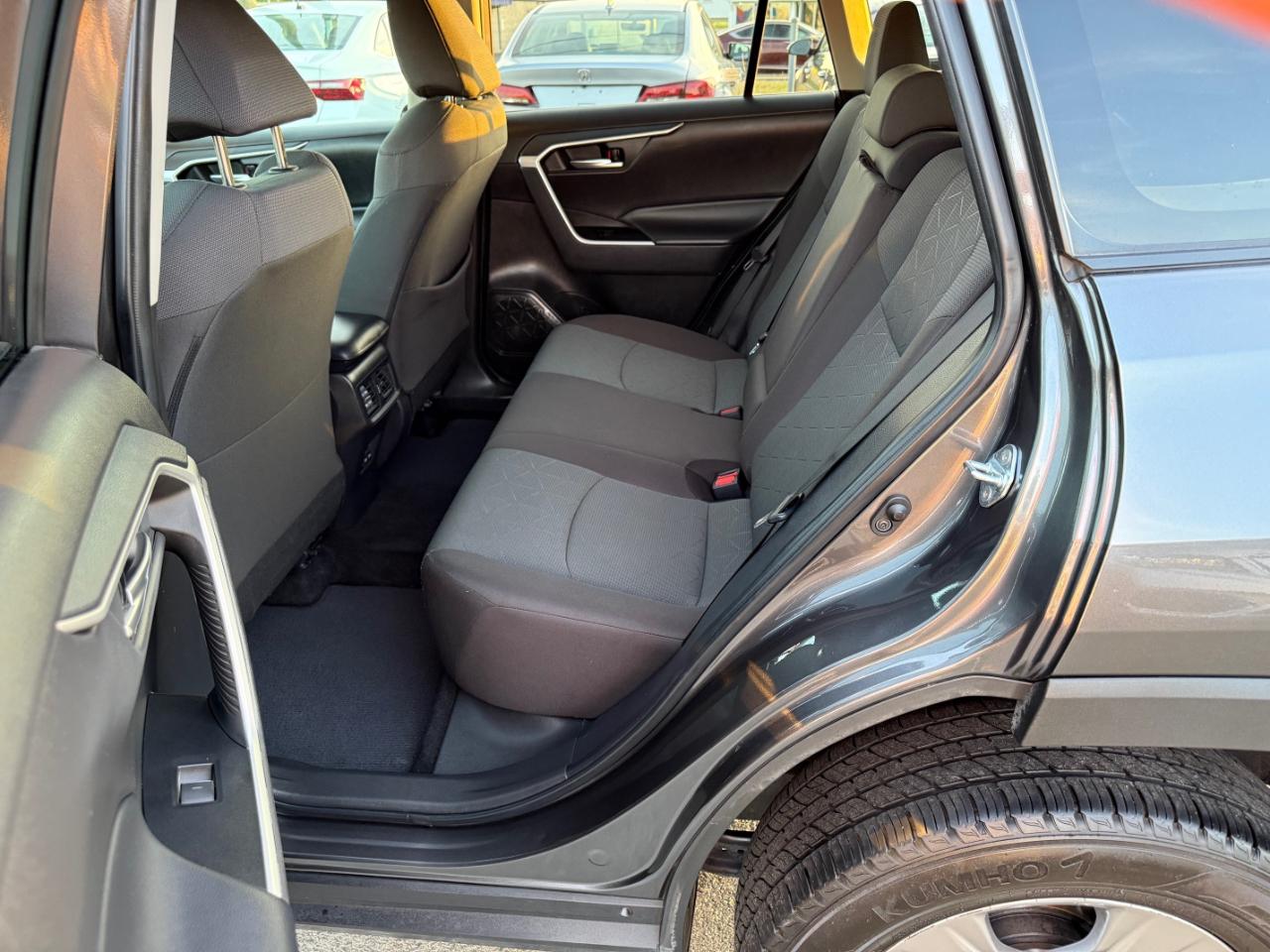 Toyota RAV4 XLE 2023