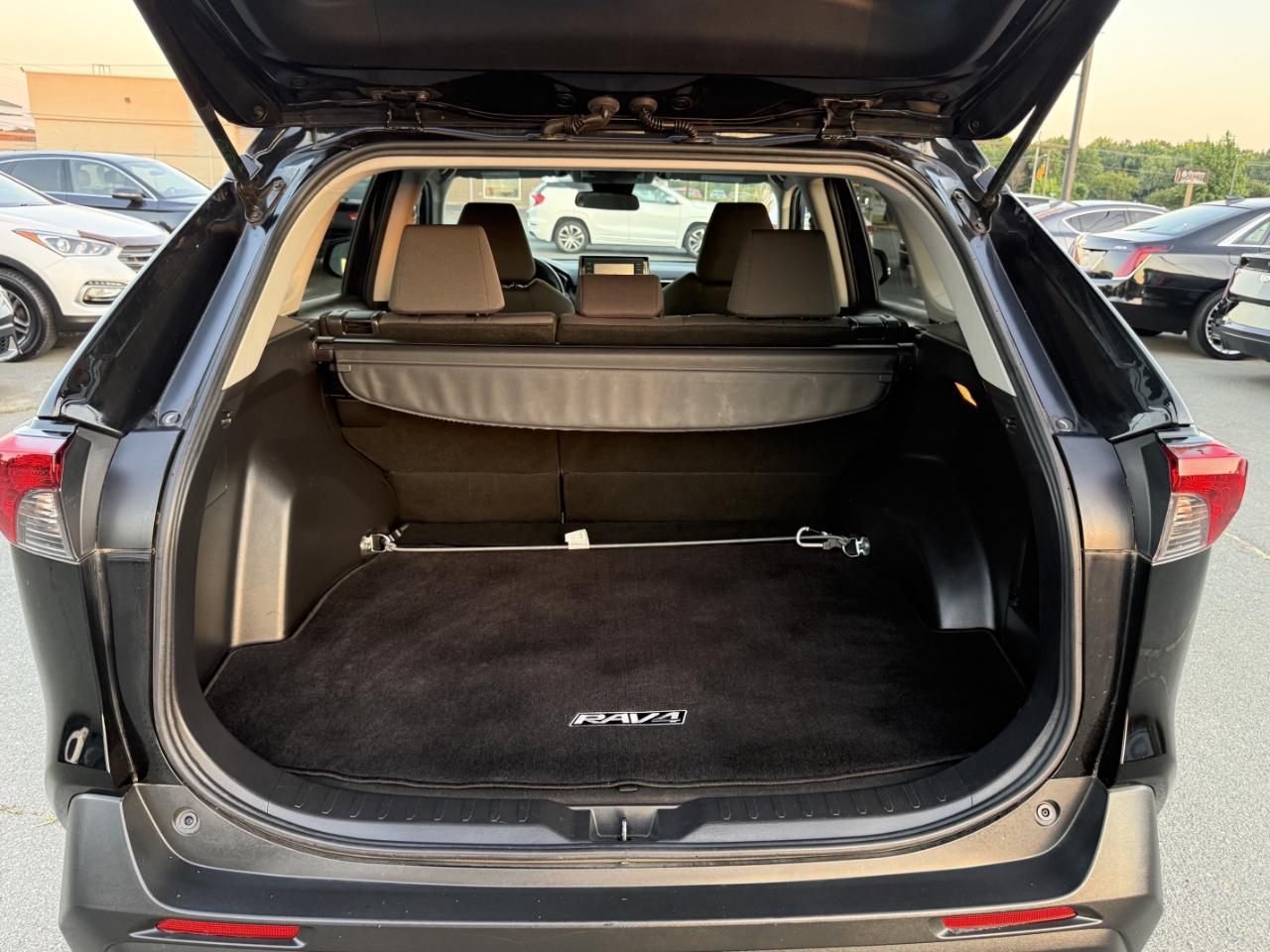 Toyota RAV4 XLE AWD 2020