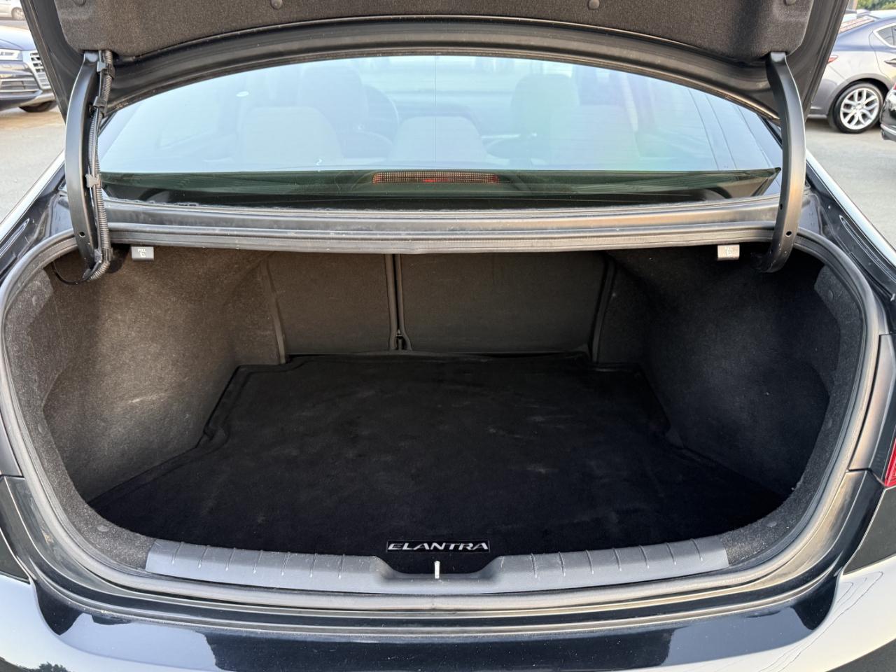 Hyundai Elantra Limited 2019