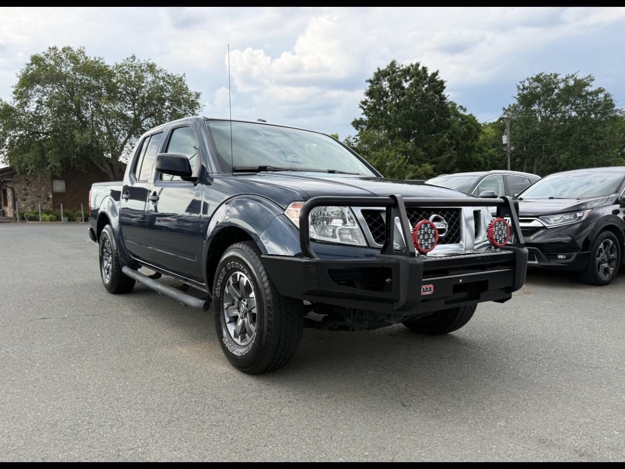 2017 Nissan Frontier Dessert Runnder Crew Cab 5AT 2WD