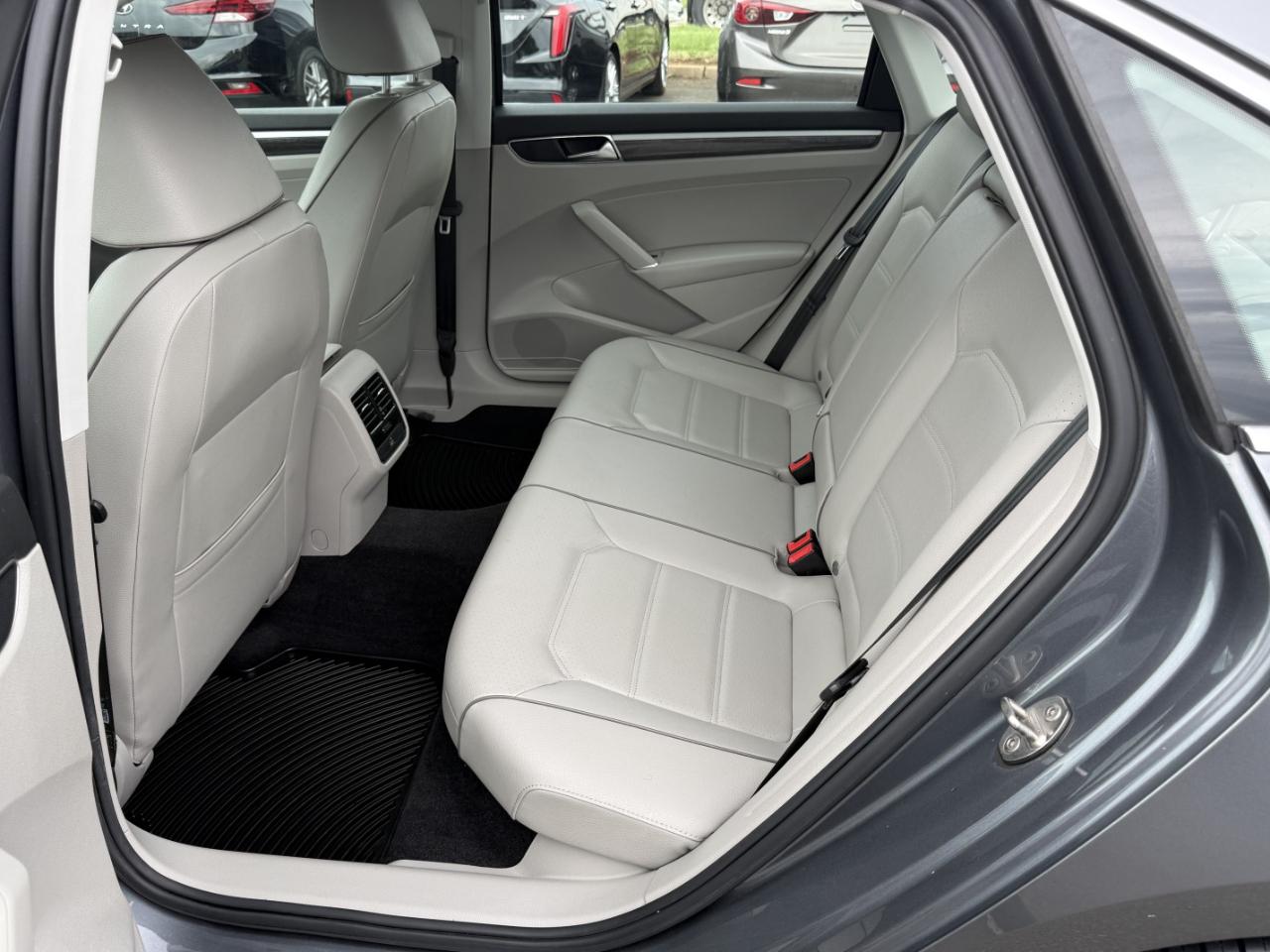 Volkswagen Passat SE 2018