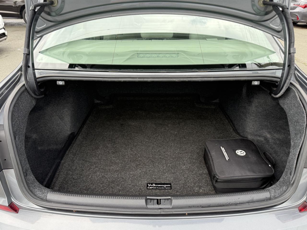 Volkswagen Passat SE 2018