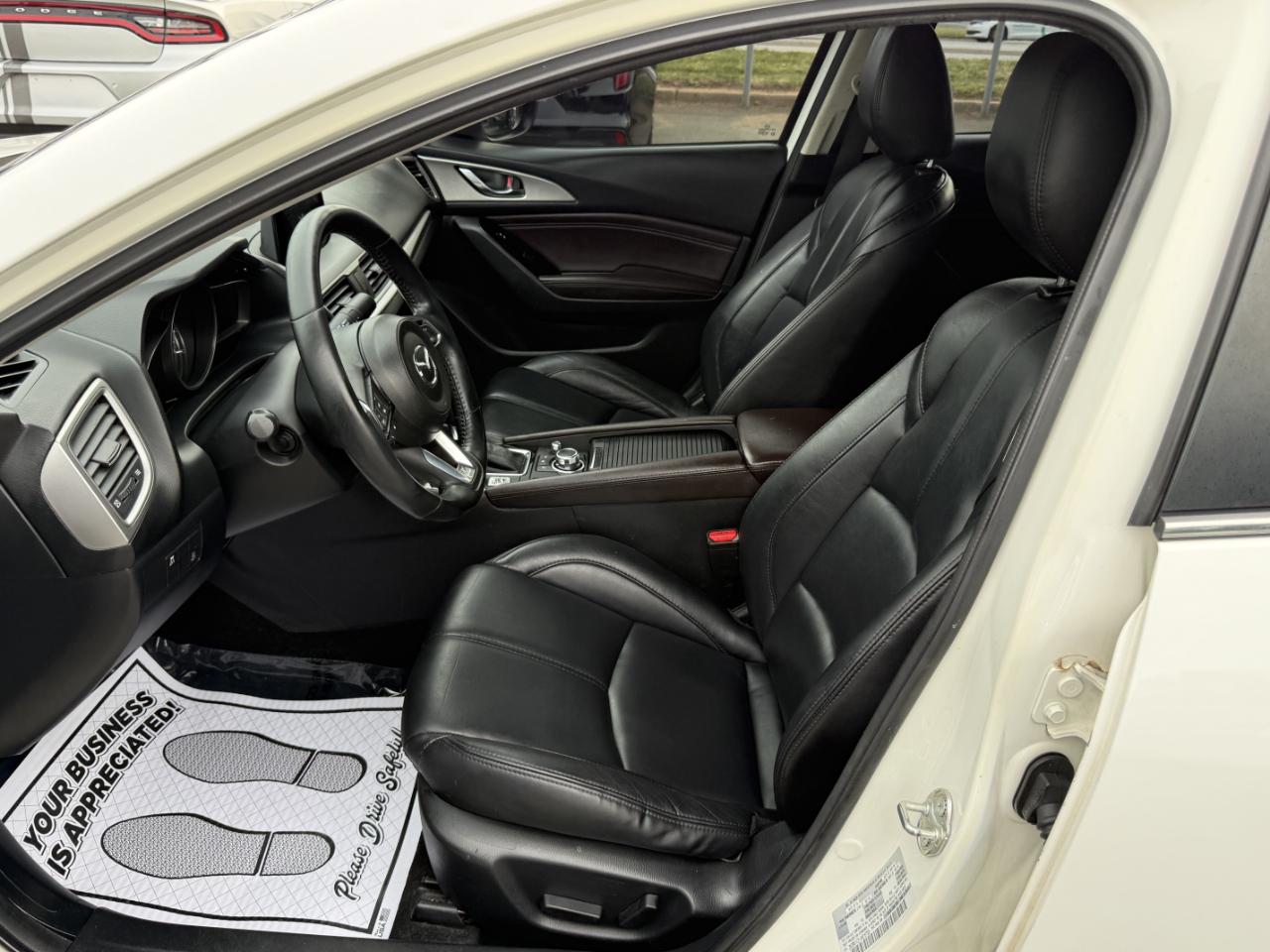 Mazda MAZDA3 s Touring AT 4-Door 2018