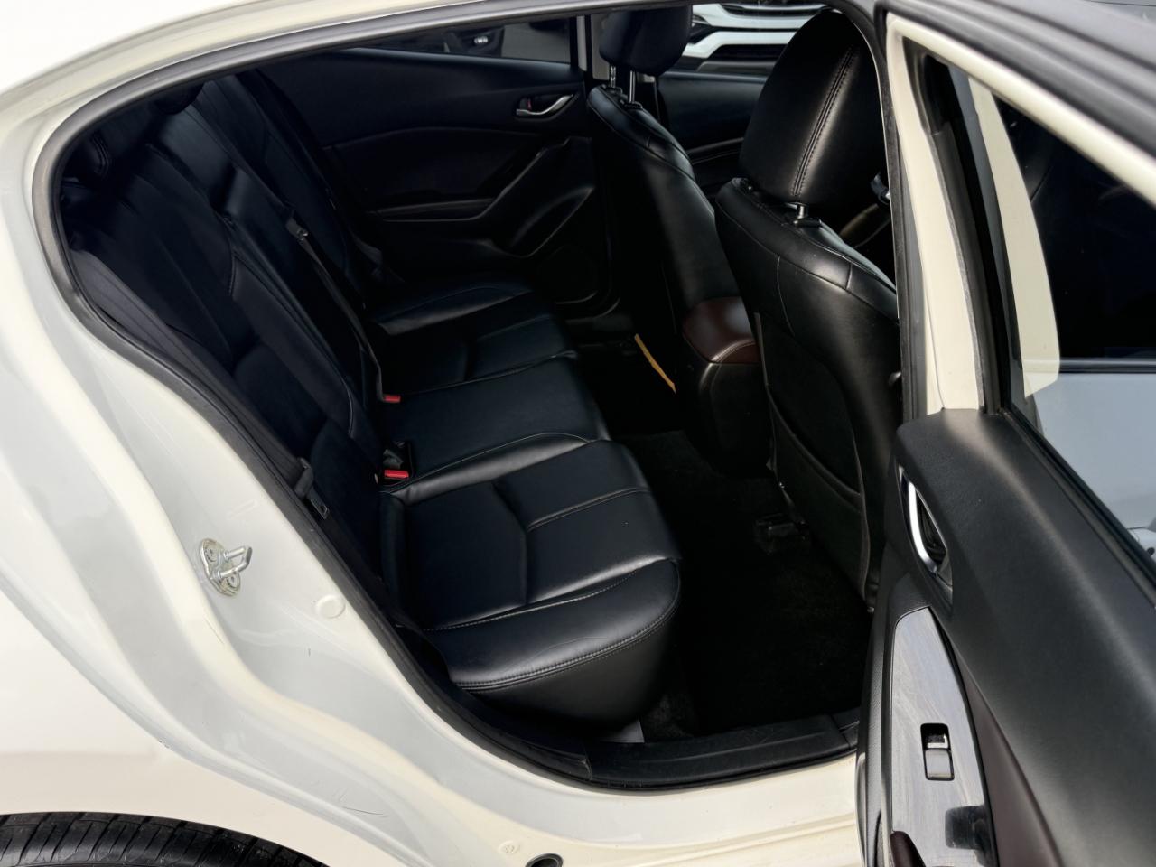 Mazda MAZDA3 s Touring AT 4-Door 2018