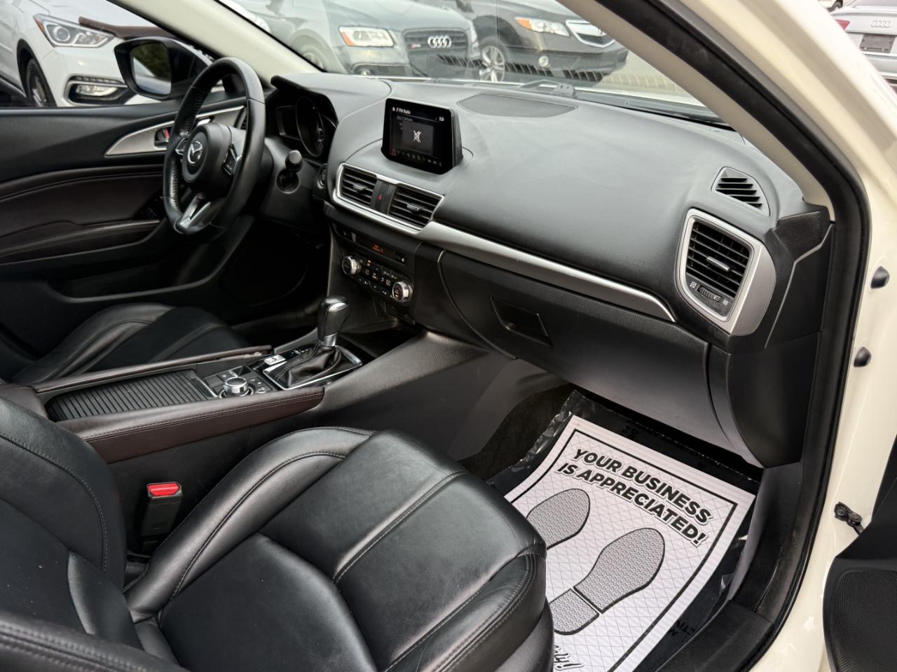 Mazda MAZDA3 s Touring AT 4-Door 2018