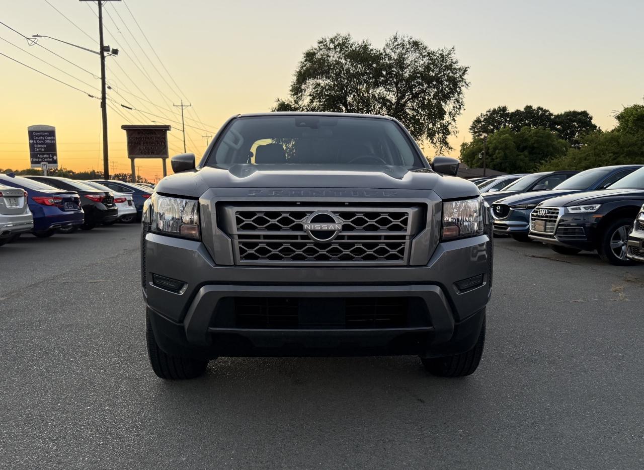 Nissan Frontier SV Crew Cab 2WD 2022