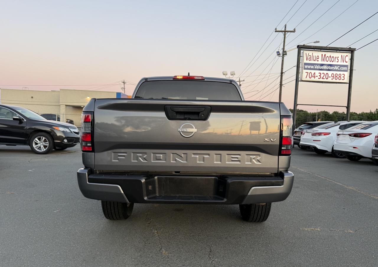 Nissan Frontier SV Crew Cab 2WD 2022