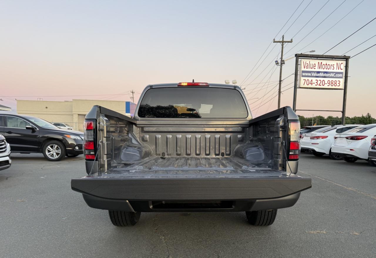 Nissan Frontier SV Crew Cab 2WD 2022