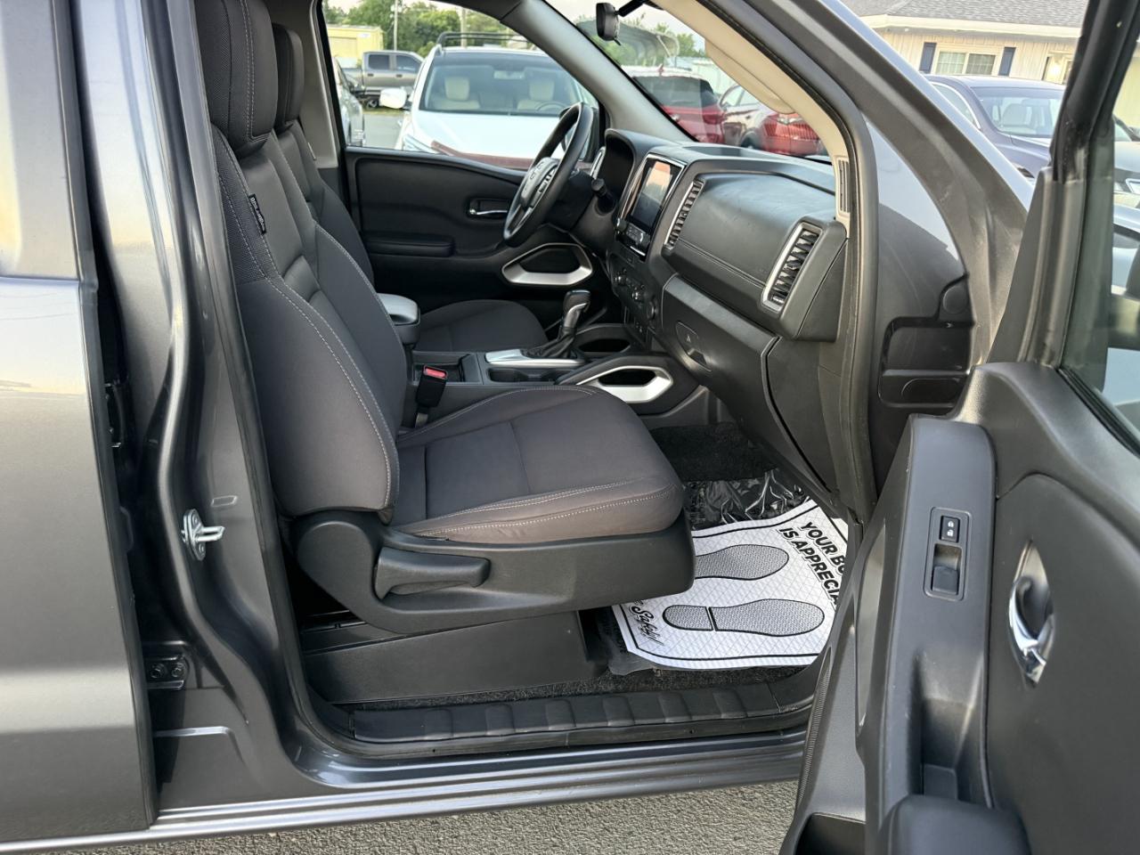 Nissan Frontier SV Crew Cab 2WD 2022